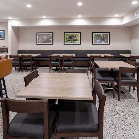 Grandstay Hotel & Suites Johnston-Des Moines, Ia Bagian luar foto