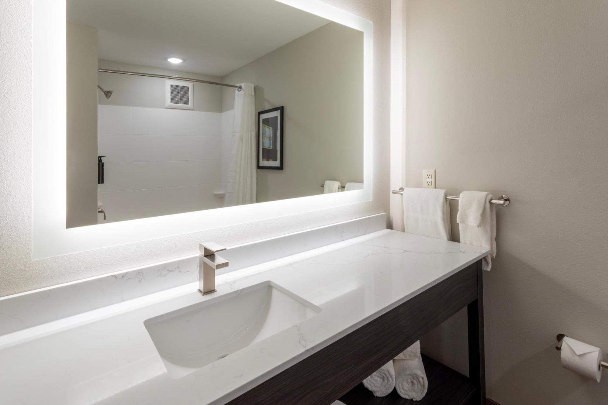 Grandstay Hotel & Suites Johnston-Des Moines, Ia Bagian luar foto