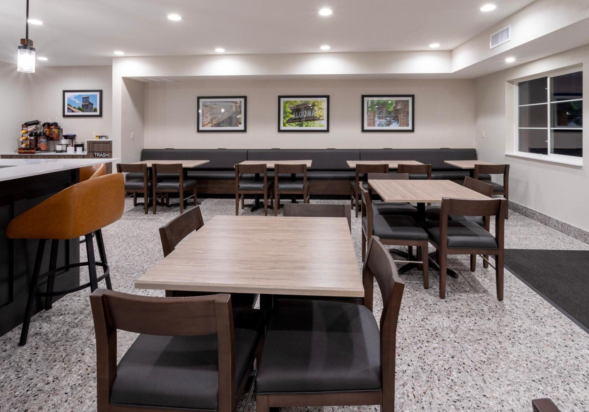 Grandstay Hotel & Suites Johnston-Des Moines, Ia Bagian luar foto